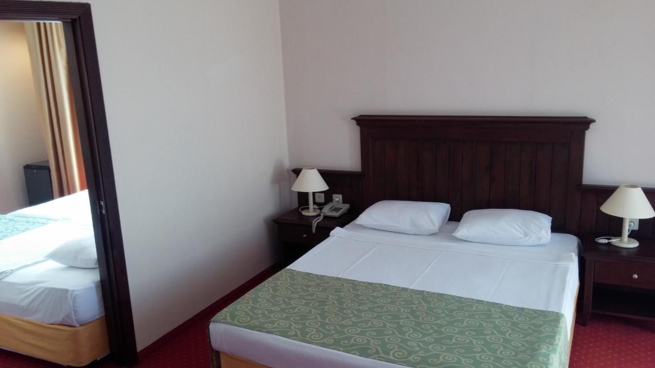 Side Palm D'Or Hotel Buitenkant foto